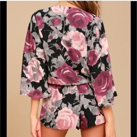 Lulus What’s Bloomin Bell Sleeve Black, Pink & Gray Floral‎ Romper Size S - Picture 2 of 13